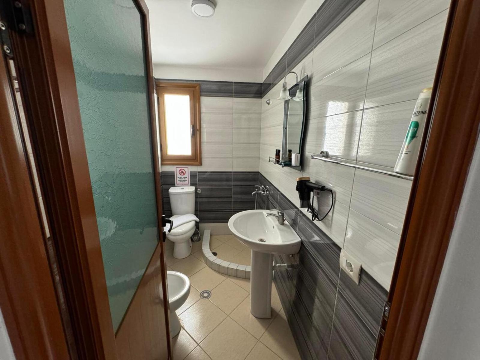 Vlora Villa Luaran gambar